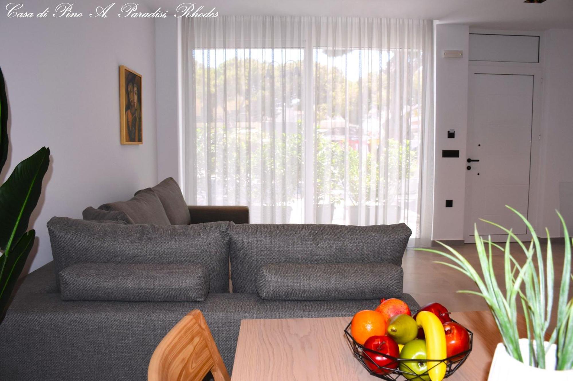 Casa Di Pino In Paradisi Square Near Airport Apartment