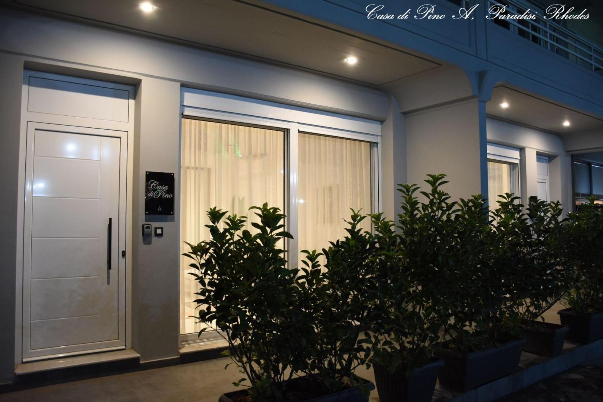 Casa Di Pino In Paradisi Square Near Airport Apartment